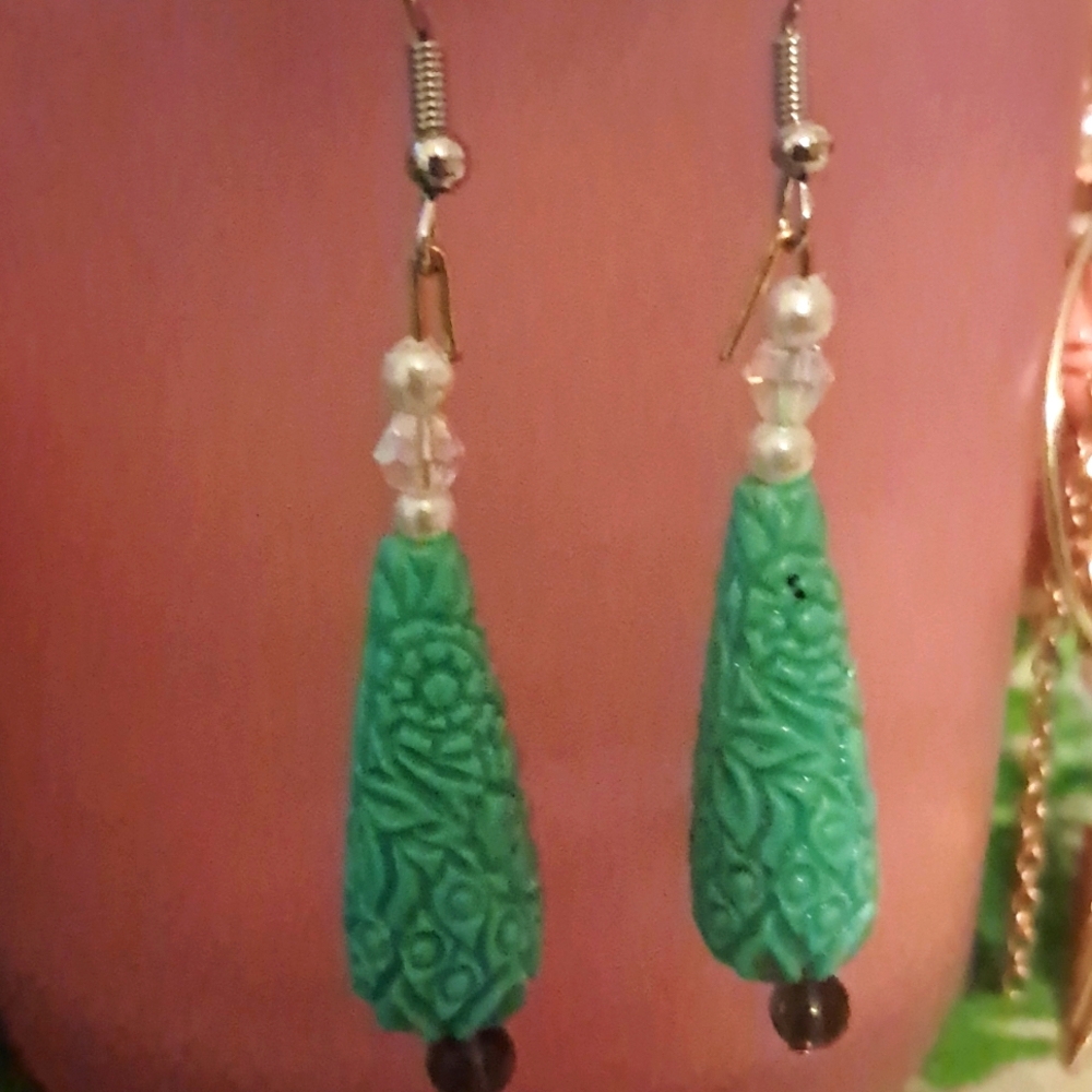 Elegant Green Filigree Dangle Earrings